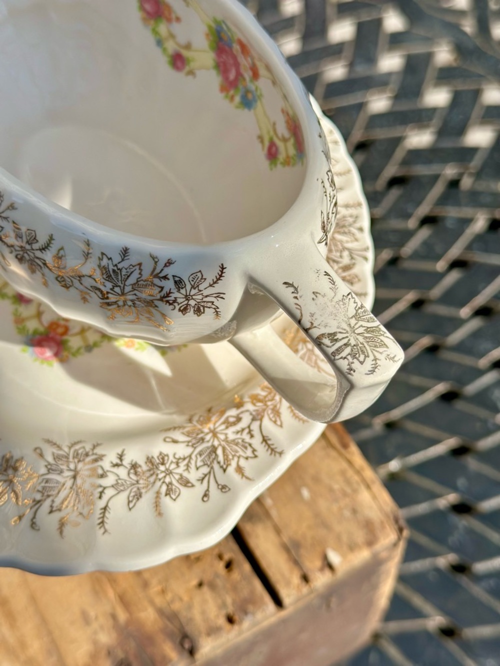 Vintage Franklin Ware Gravy Boat & Underplate Ivory 22K Gold Floral Set USA - Picture 4 of 9